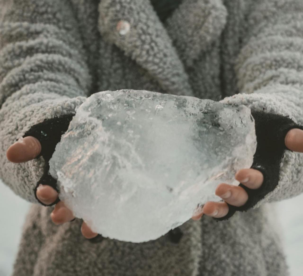 冬天摸冰塊為啥會(huì)粘手？深圳蔬菜配送公司為您科普