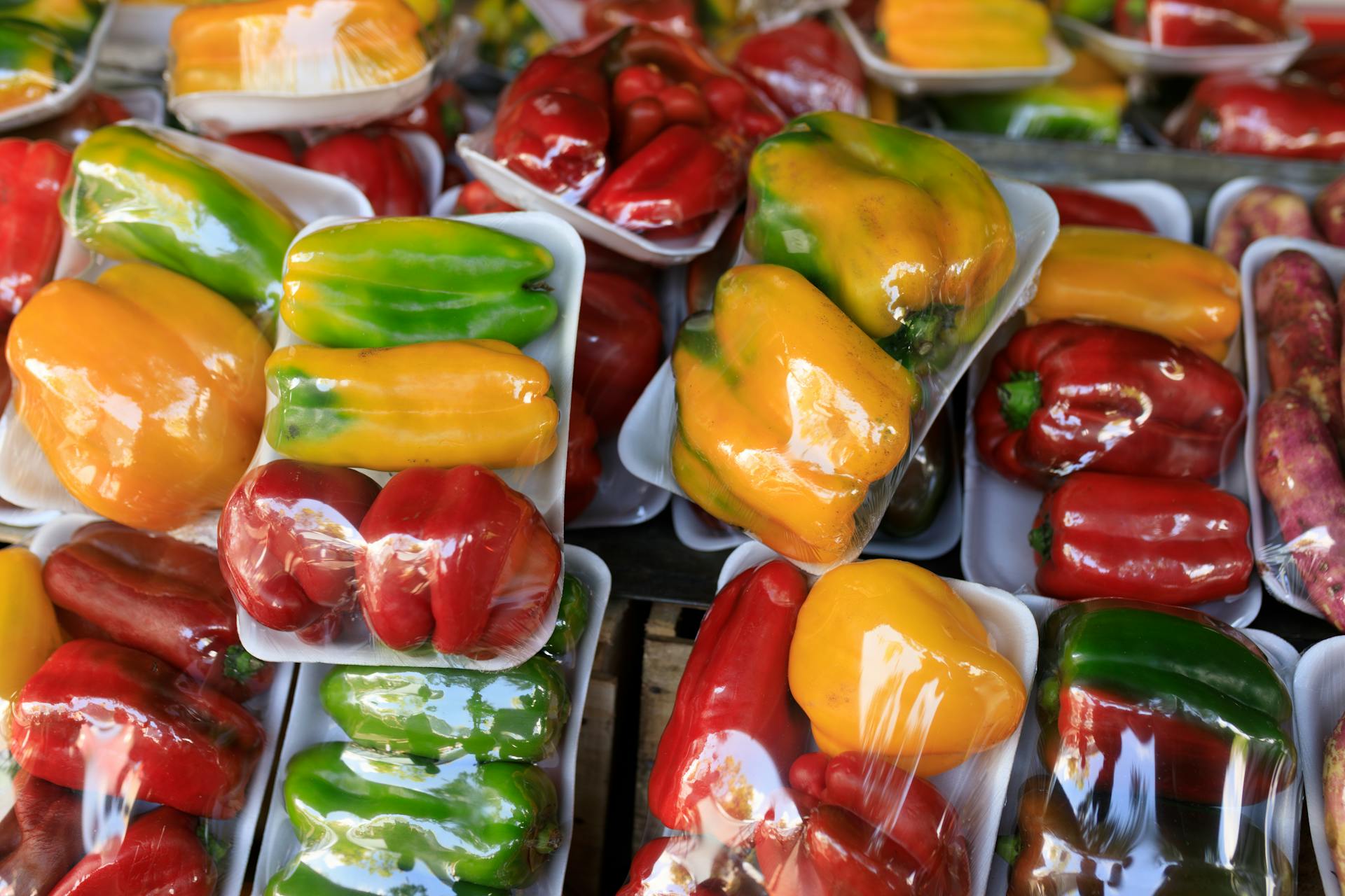 ?保鮮膜裹得越緊越保鮮？很多人都錯了！深圳農(nóng)產(chǎn)品配送公司為您科普